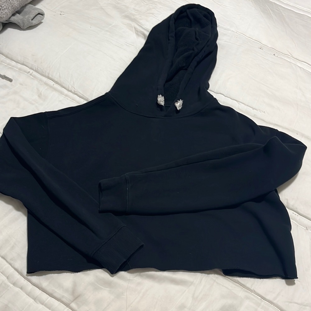 Wild Fable super soft black cropped sweatshirt